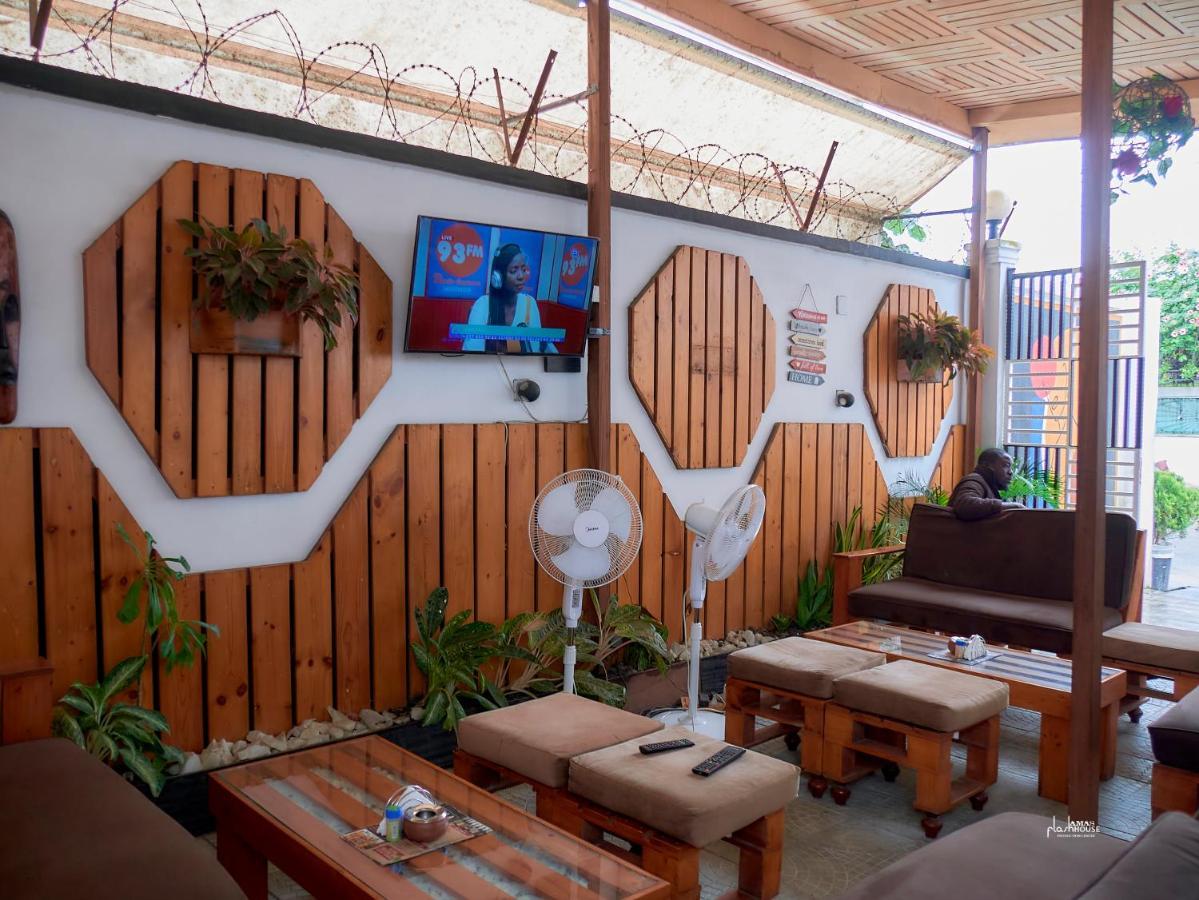 Villa Des Roses Bonaberi Exterior photo